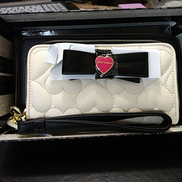 Betsey Johnson Handbags - ** Betsey Johnson black & cream wristlet